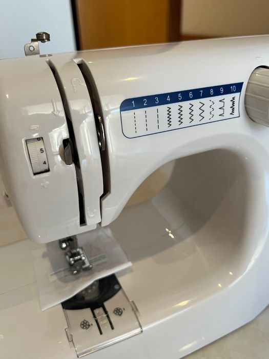 Máquina de Costura Tristar SM-6000