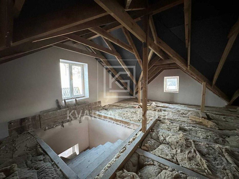 Продам ГАРНИЙ таунхаус в районі Центрального парку. Газ.