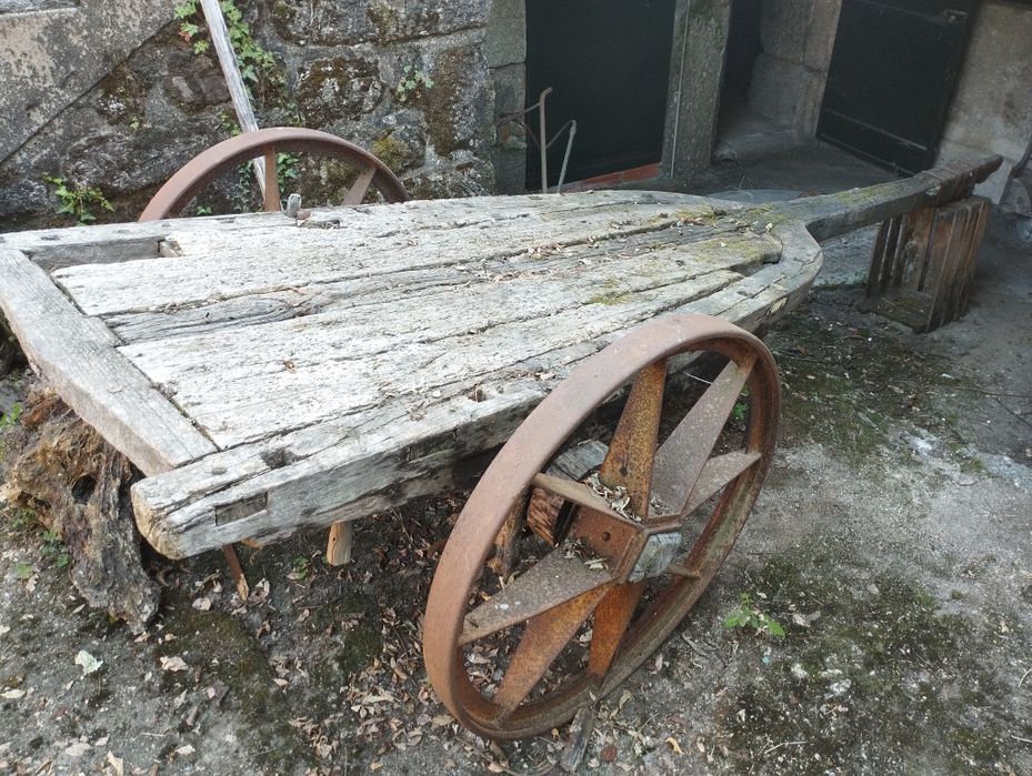 Carro de bois para restaurar
