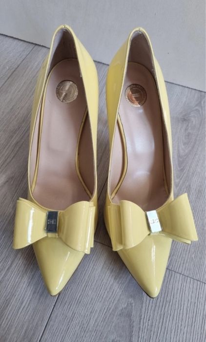 Sapatos Amarelos Elisabetta Franchi