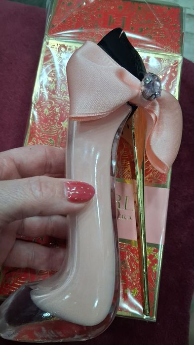 Szpilka Carolina Herrera  Bowtastic 80ml.