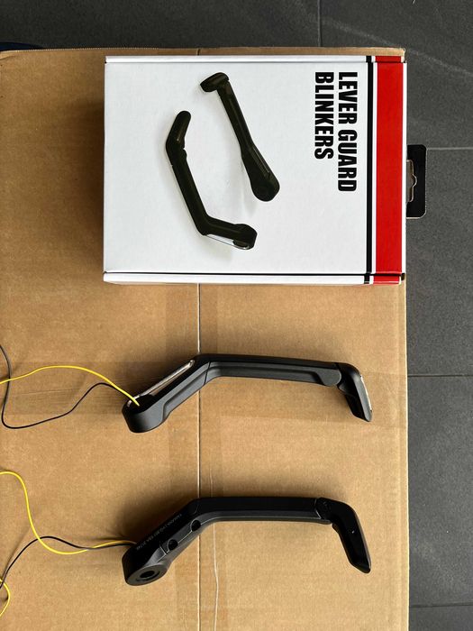 Osłona dłoni z kierunkowskazami Yamaha Mt09 ,handbary