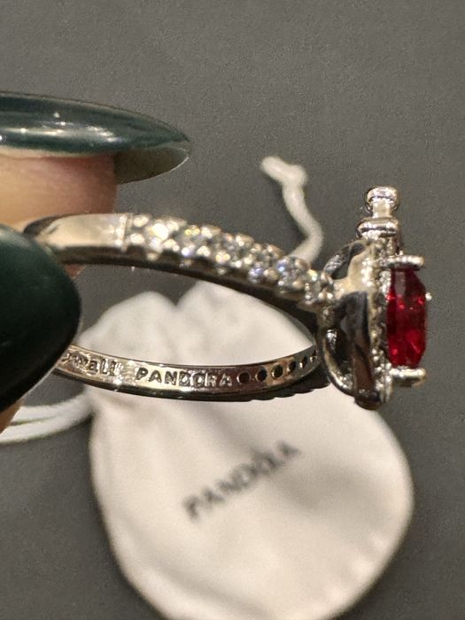 Каблучка Pandora червоне серце зла королева новинка від Пандори