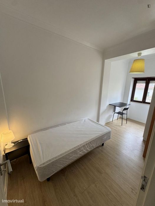 Quarto - localizado em São Romão Coimbra
