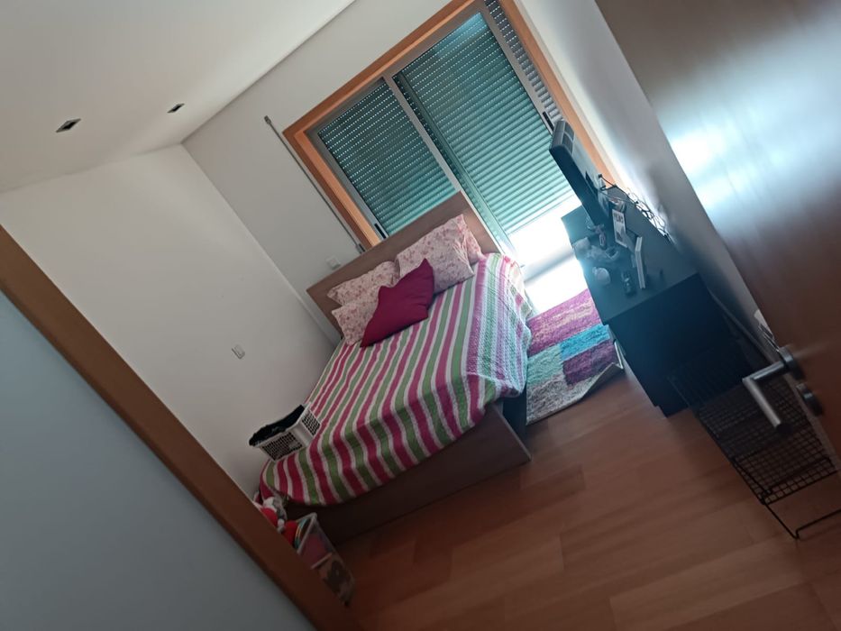 Estou vendendo essa cama na Carvalho como nova