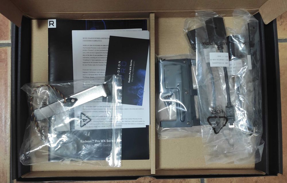 Karta graficzna AMD Radeon PRO WX 9100 16GB HBM2 2048 bit 7680 x 4320