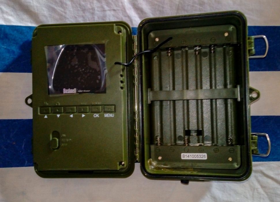 Trail Camera Bushnell Nature View com ecrã a cores