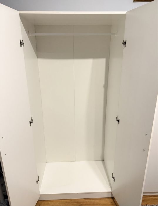 Szafa biała trzydrzwiowa