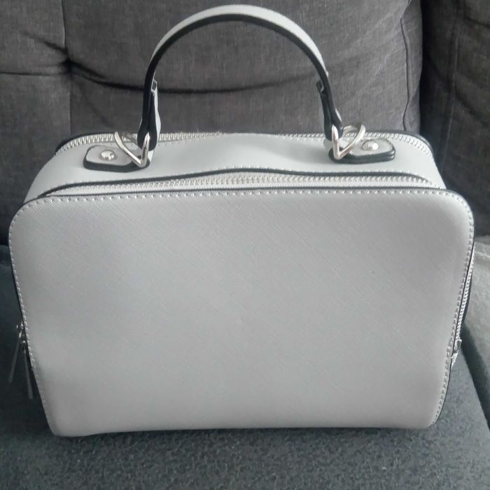 Sprzedam torebkę/kuferek