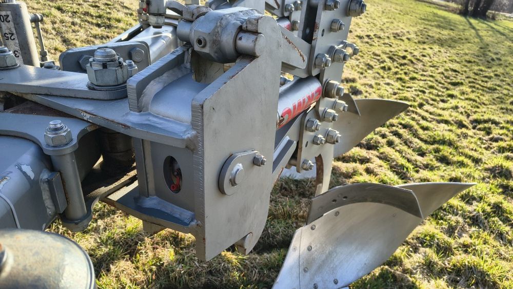 Pług obrotowy Ermo, 4 skiby, Vario.