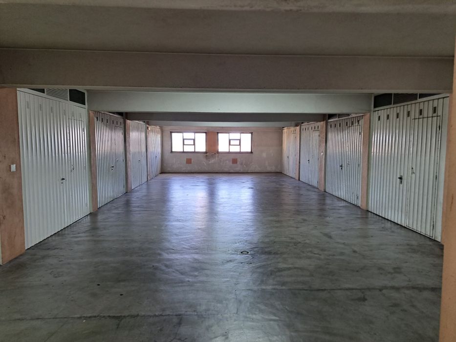 Garagem super com janela distribuição