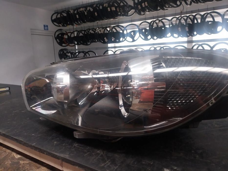 Farol esquerdo VW SIRICCO III Ref: 1K8 941 753 F