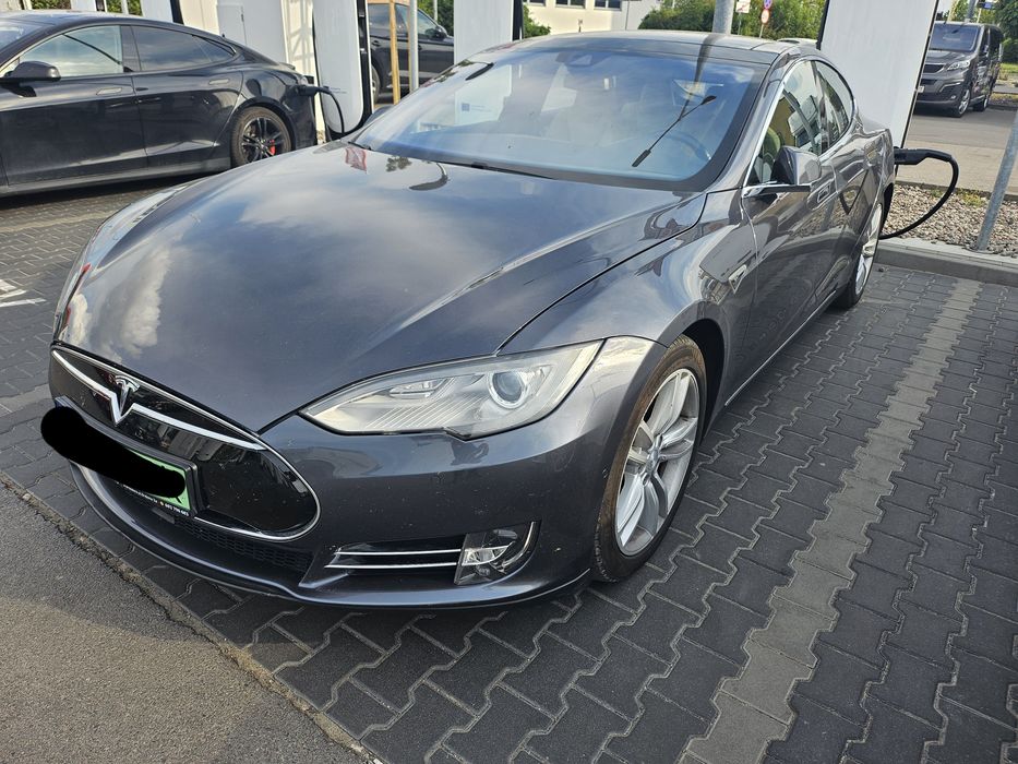 Tesla S od 800 zł/tygodniowo Wynajem na Taxi Darmowe Ładowanie