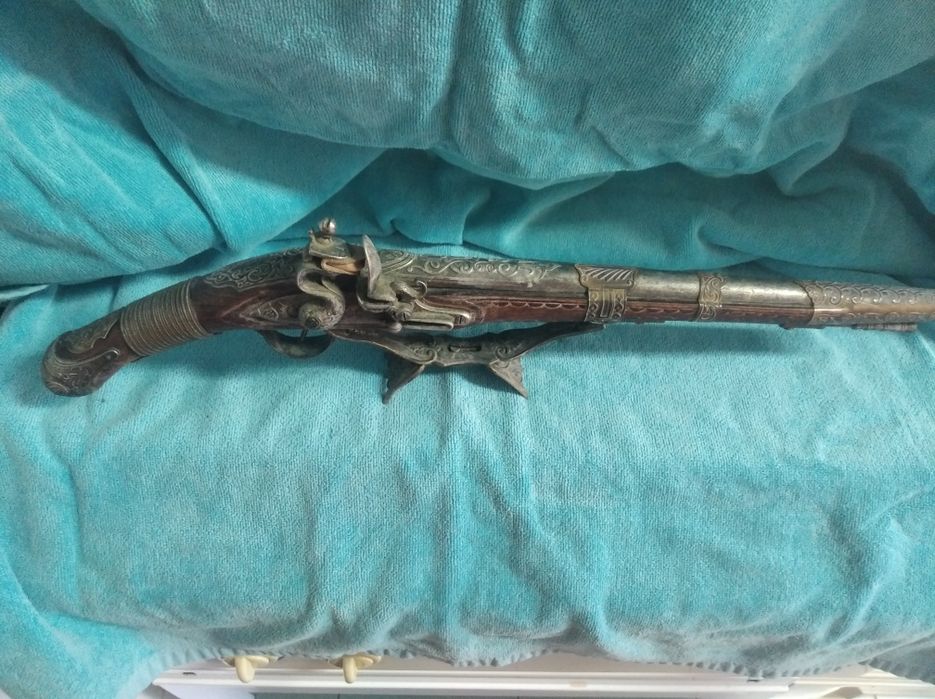 Magnífica Pistola Naponeolica (Réplica) com Suporte de Exposição
