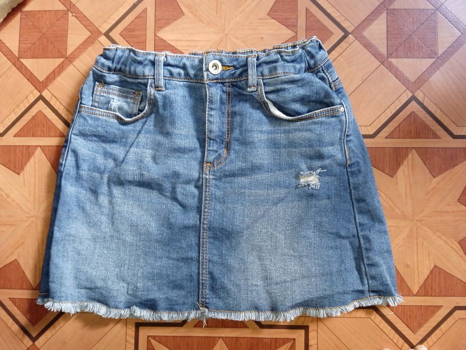 Блузка та джинсова юбочка на дівчинку