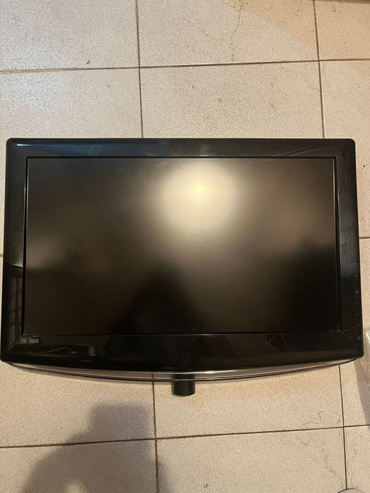 Televisões branca e preta