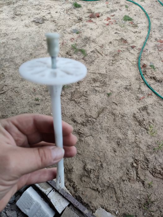 Kołki do styropianu