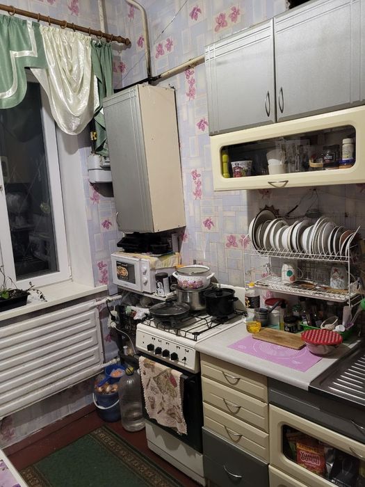 Продам 2ком квартиру.Сталинка.