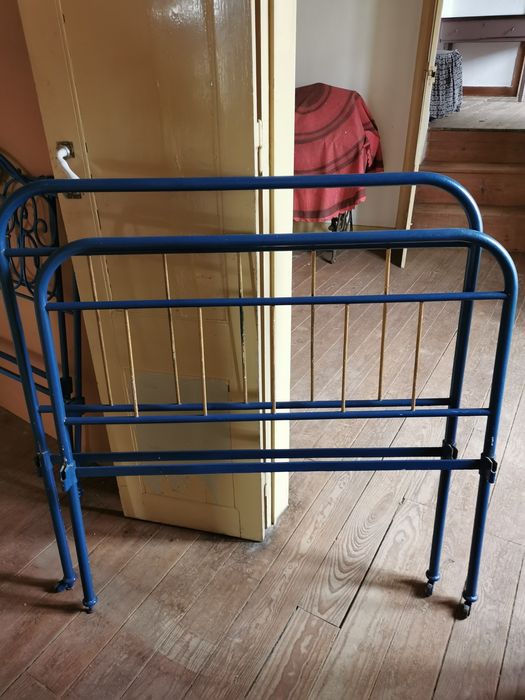 Cama ferro forjado antiga solteiro