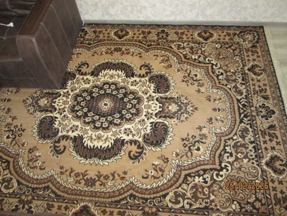 Продам килим 3,20х2,25 м