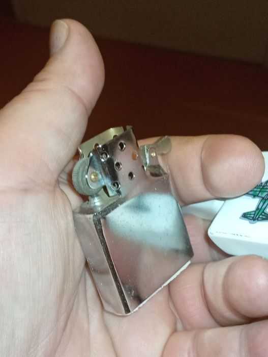 Isqueiro a Gasolina Hércules de Avião Antigo