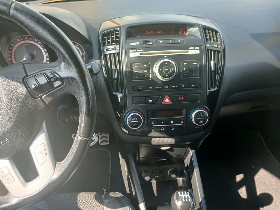 Carro Kia Ceed 1.6 foto 5
