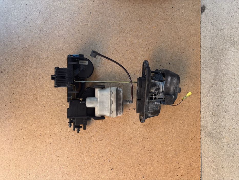 Замок багажника Mercedes-Benz W220 дорестайл