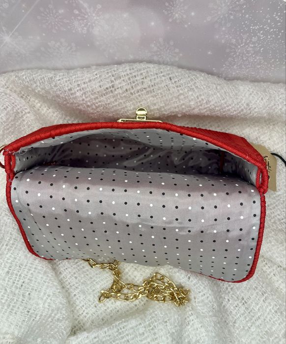 Czerwona torebka kopertówka ze sznurka poliestrowego