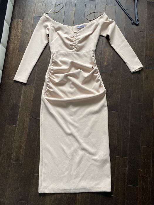 Długa elegancka sukienka reserved xs nowa