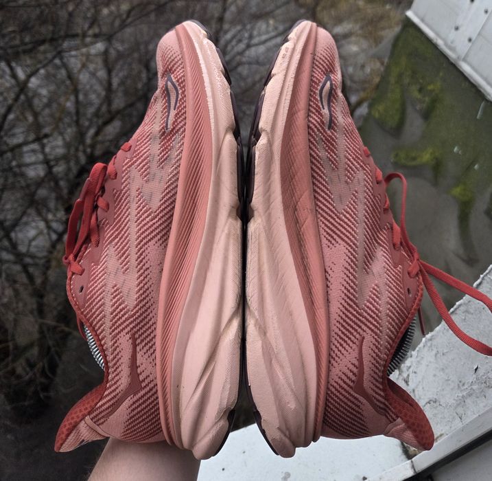 42.5р Hoka Clifton 9 жіночі спортивні кросівки