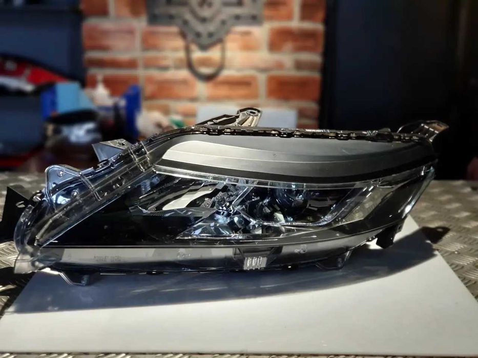 Фари передние фара Mitsubishi L200 Pajero Sport Outlander Lancer Wagon