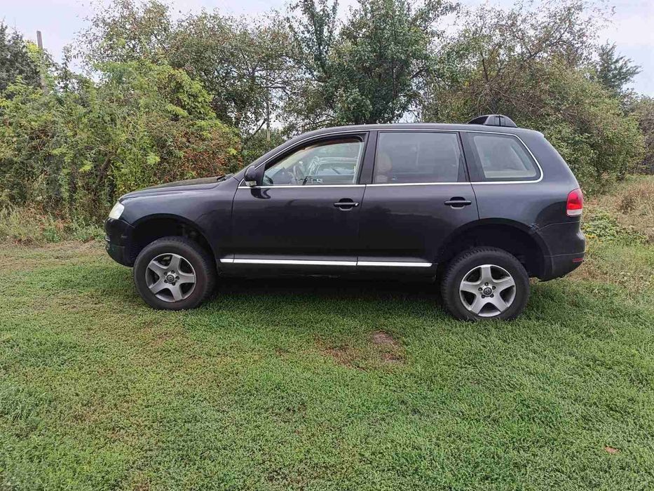 Автомобіль Volkswagen Touareg