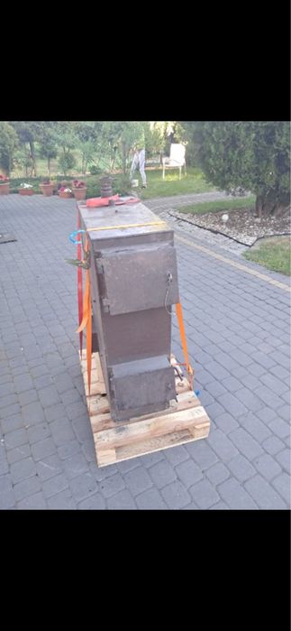 Piec: węgiel / drzewo (kopciuch)