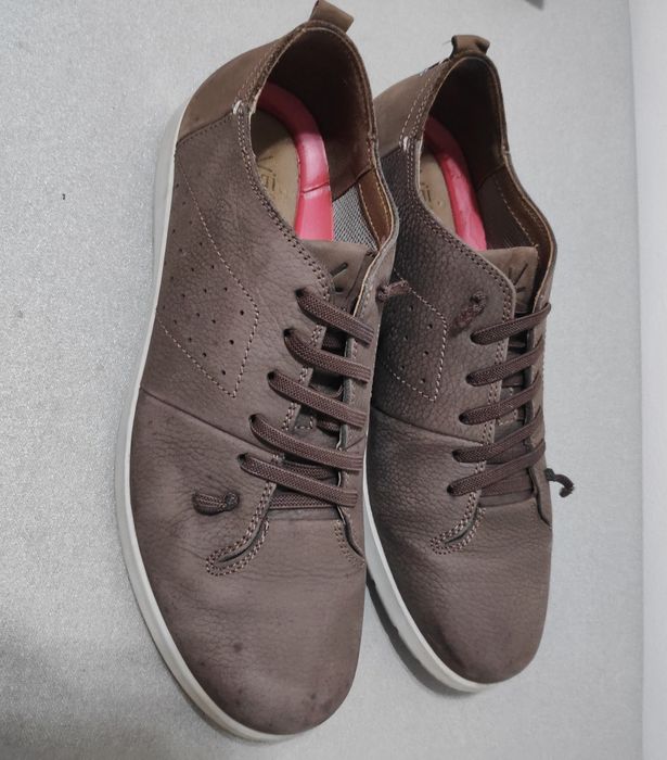 Sapatos homem 43