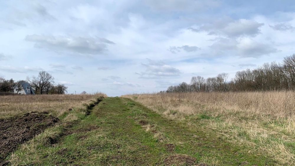 Земельна ділянка біля спортивної бази 10