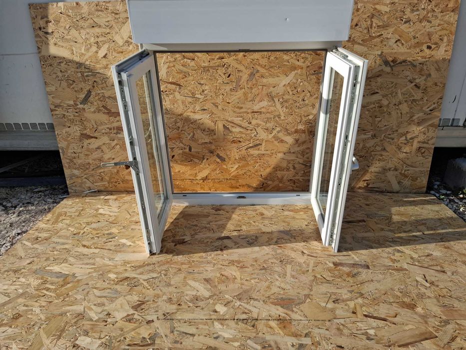 Janela oscilobatente em PVC 100x115 cm com estore branco