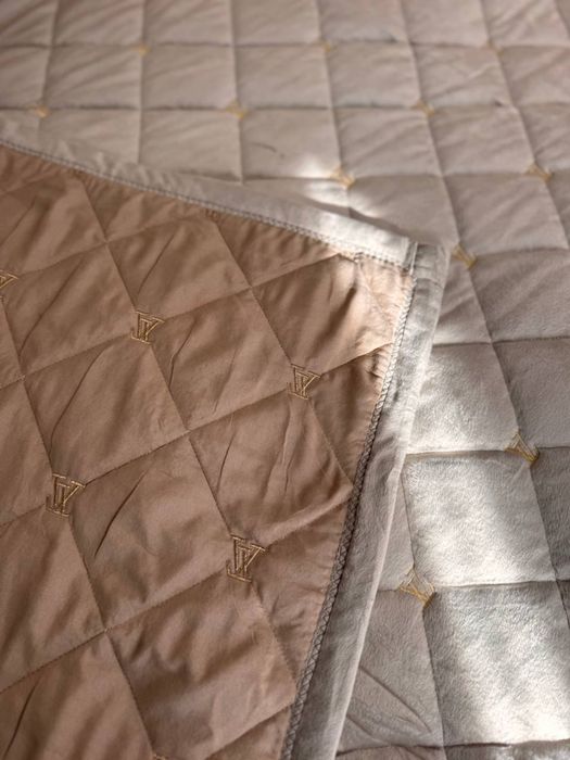 LOUIS VUITTON Брендове велюрове покривало на ліжко  велюровий плед