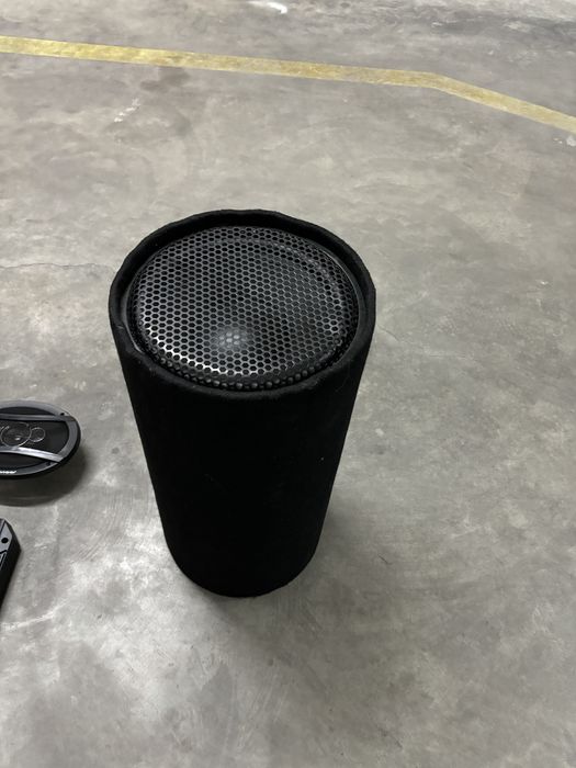 Título: Subwoofer + Amplificador + 2 Colunas para Carro – Bom Estado