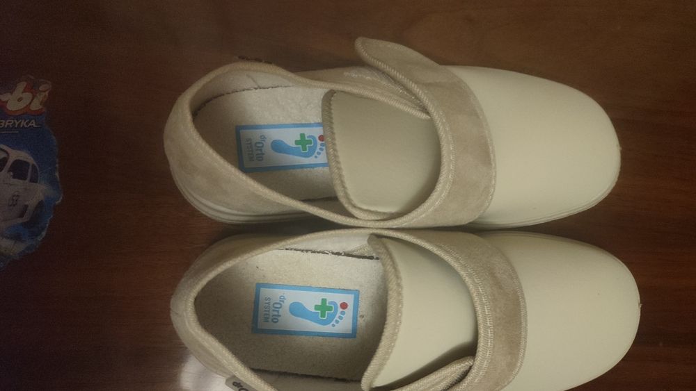 Buty ortopedyczne .