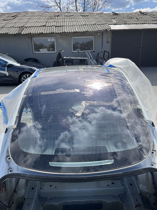 Задня панорама Tesla Model 3