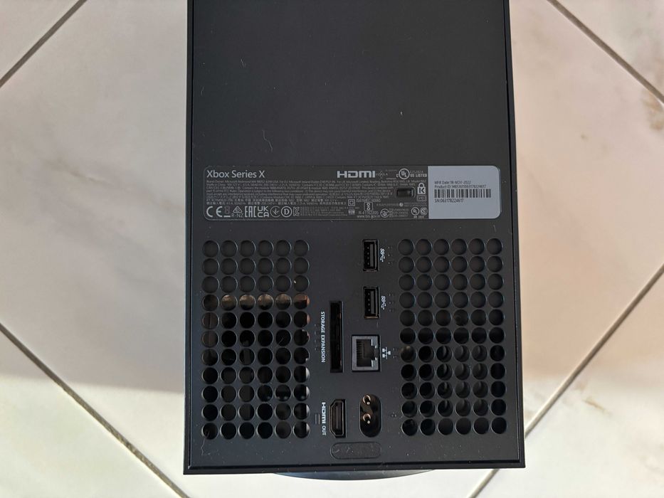 Xbox Series X 1 ТБ Black + 3 игры в подарок
