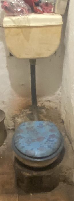 Пластиковий бачок для унітазу настінний