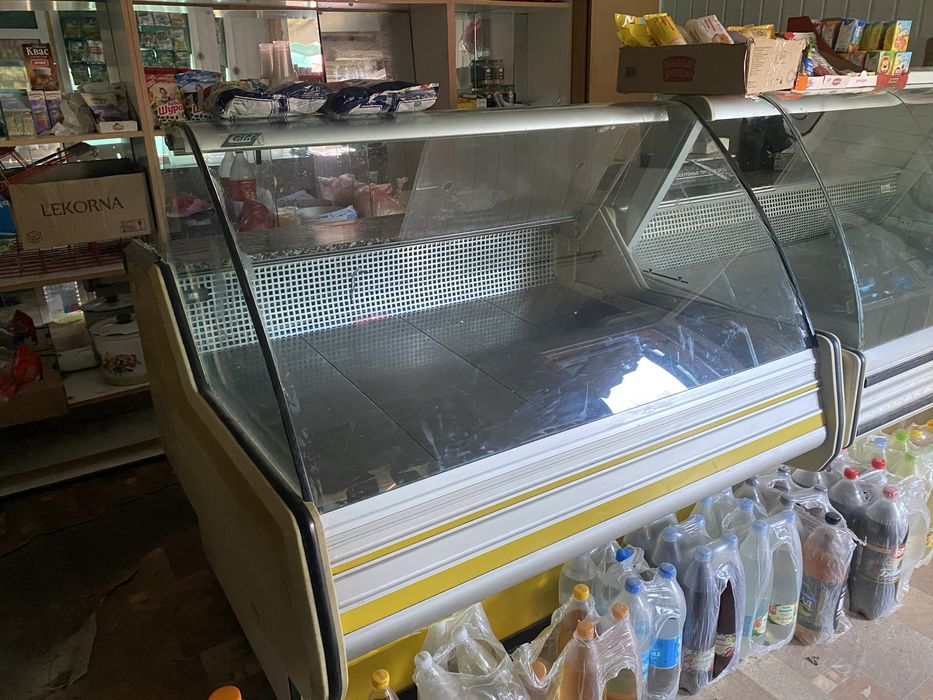Холодильна вітрина