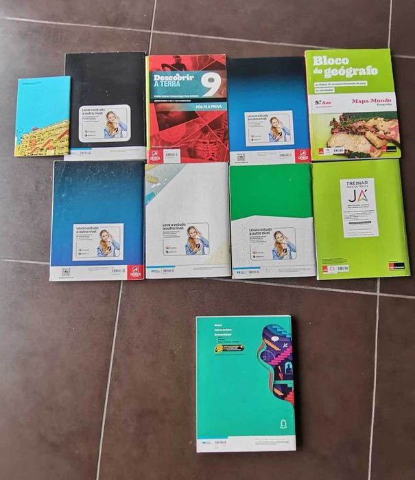 Manuais e Livros de fichas do 9°Ano