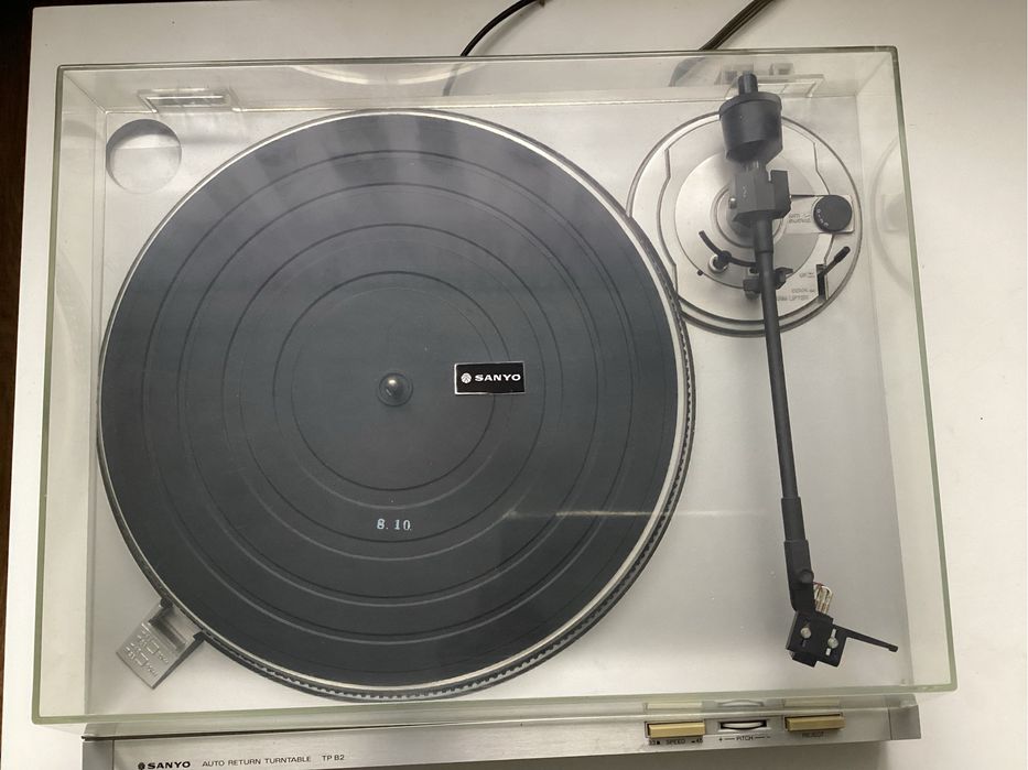 Gramofon Sanyo TP B2