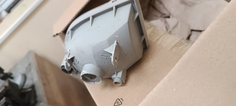 Протитуманна фара лачеті.