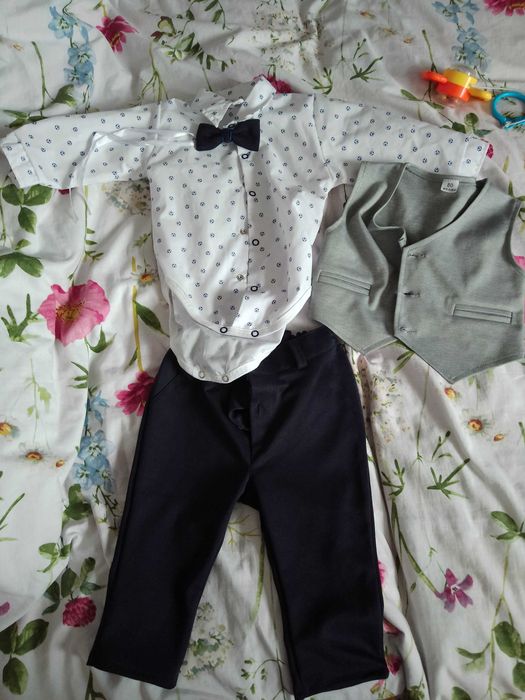 Elegancki strój chłopięcy