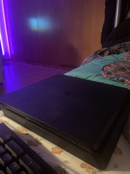 PS4 Slim 1TB c/conta e com vários jogos