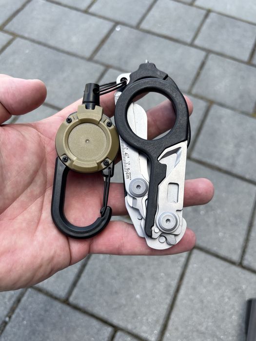 Карабін ретрактор з витяжним тросом тактичний колір койот, олива, чорн