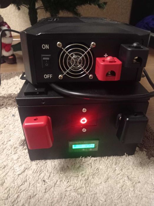 Зарядна станція, резервне 2,5 - 4кВт, ДБЖ LiFePO4 інвертор